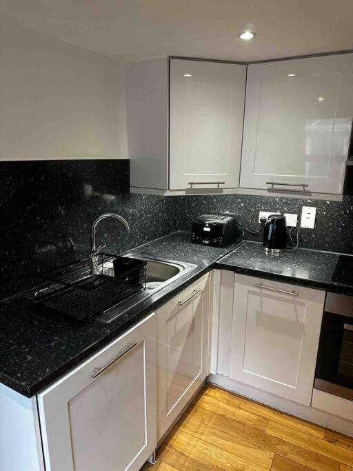 Amazing 2Bed2Bath Edgeware Apartment ลอนดอน ภายนอก รูปภาพ