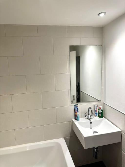 Amazing 2Bed2Bath Edgeware Apartment ลอนดอน ภายนอก รูปภาพ