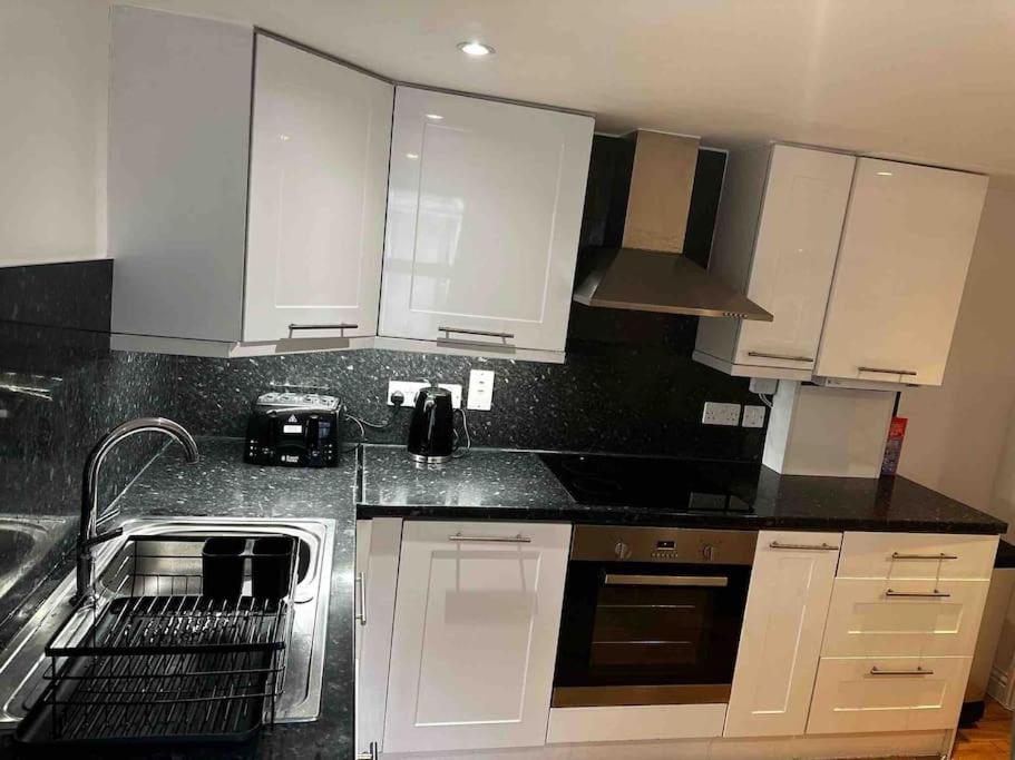 Amazing 2Bed2Bath Edgeware Apartment ลอนดอน ภายนอก รูปภาพ